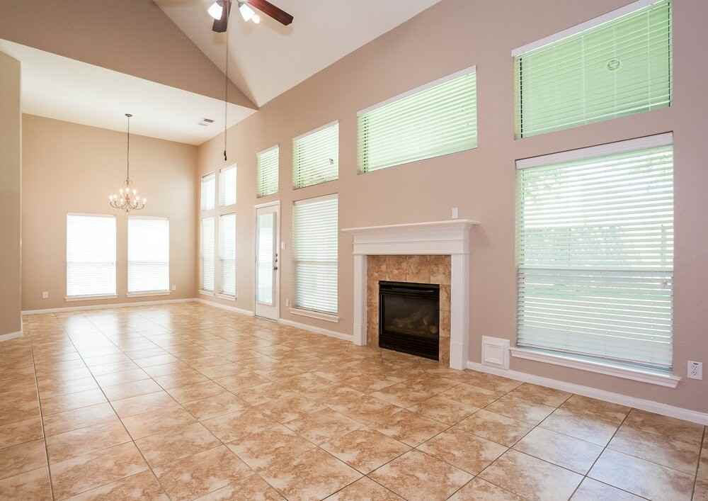 326 Linda Ln - Photo 2 of 18