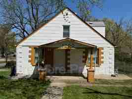 featured image of 1200 E South Ave