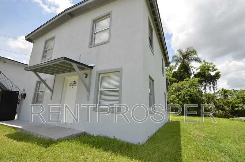 740 W Robinson St - Photo 6 of 10