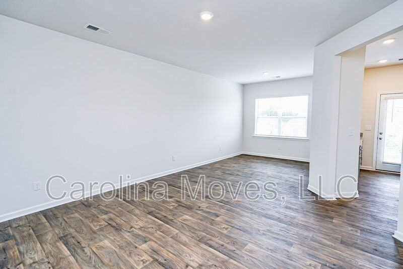 438 Sea Grit Ct - Photo 3 of 19