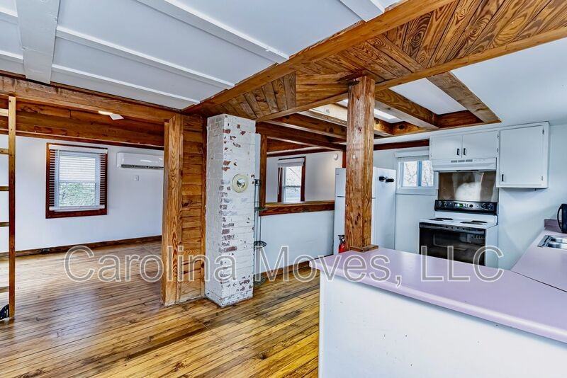 12 Service Dr - Photo 3 of 15