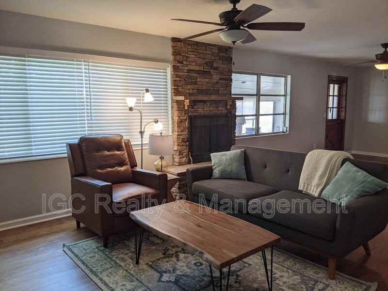 4425 Rosehill Ave - Photo 3 of 24