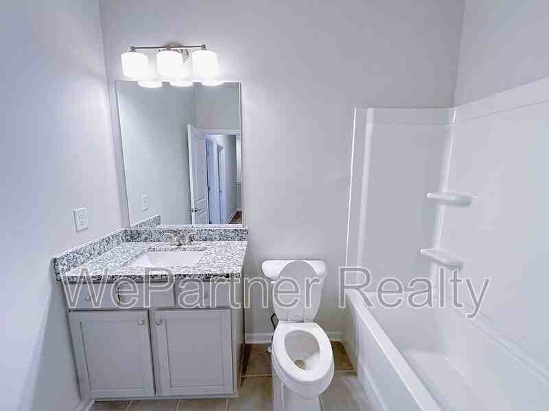 2606 Mills Commons Dr - Photo 5 of 18