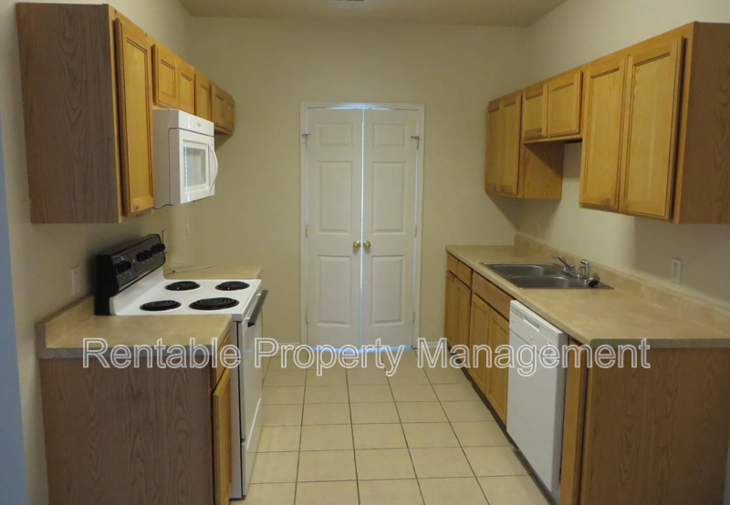 109 Collett Ct - Photo 4 of 9