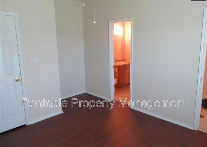 109 Collett Ct - Photo 7 of 9