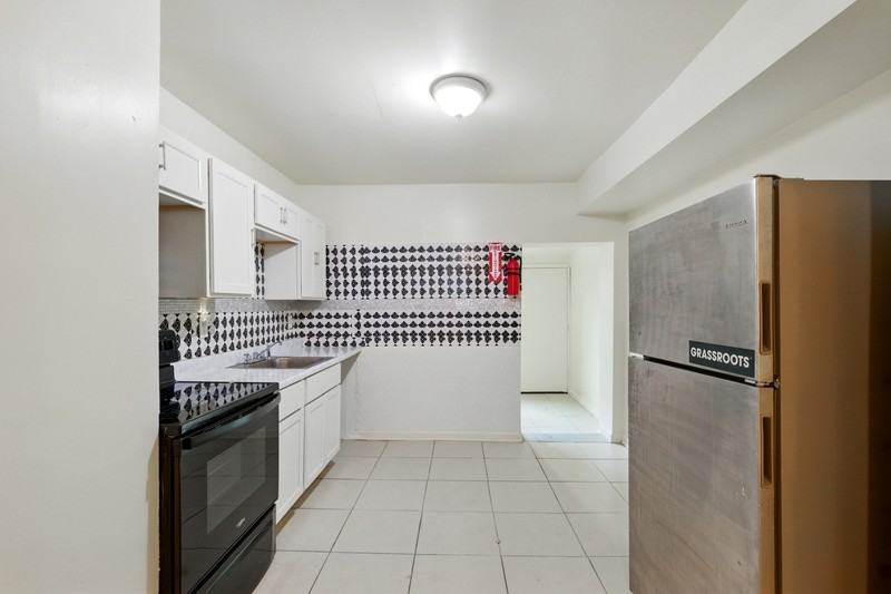 2657 Lehman St - Photo 5 of 22