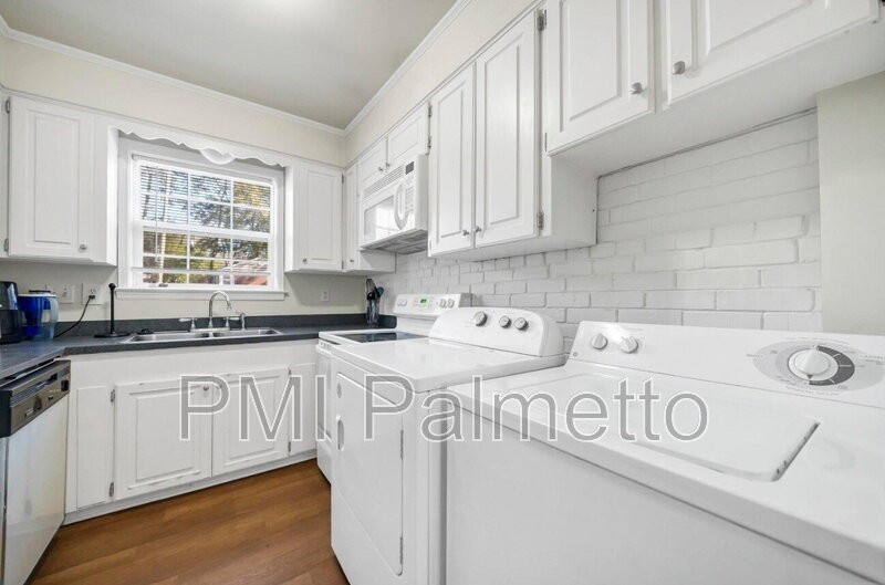 227 S Marion St #B - Photo 6 of 23