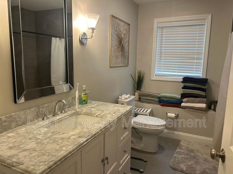 115 Coburn St - Photo 3 of 5