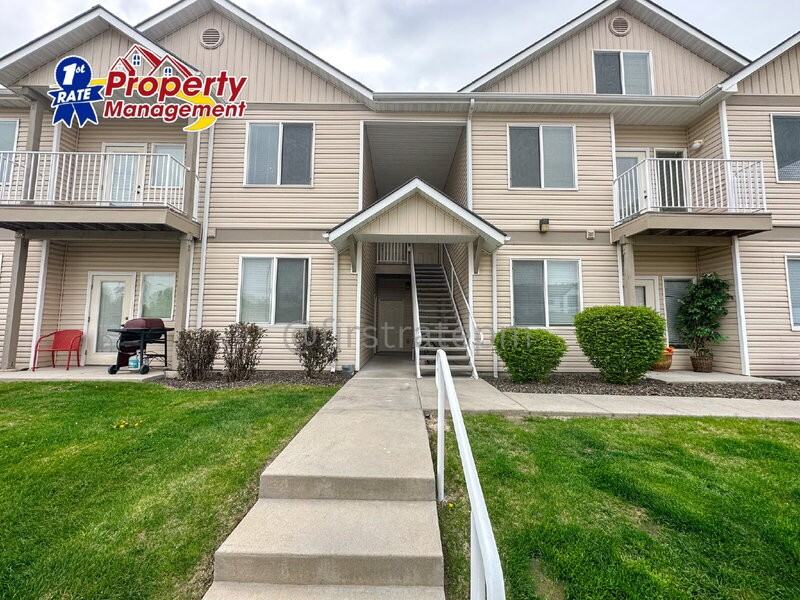 272 W Mallard Dr #205
