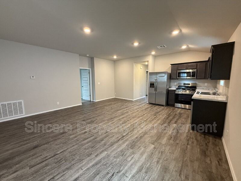 316 N Cattle Dr - Photo 2 of 15