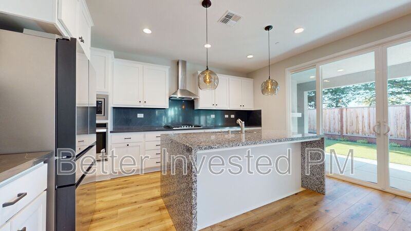1437 Oak Cir - Photo 2 of 50