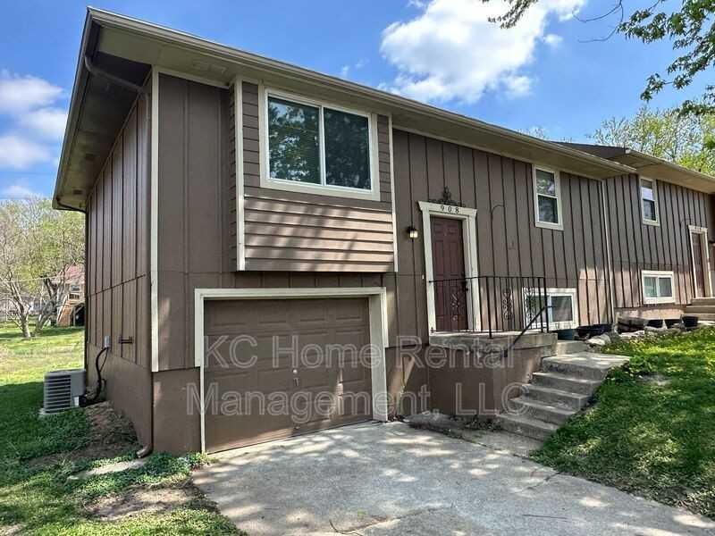 908 Sw Kingscross Rd - Photo 2 of 40