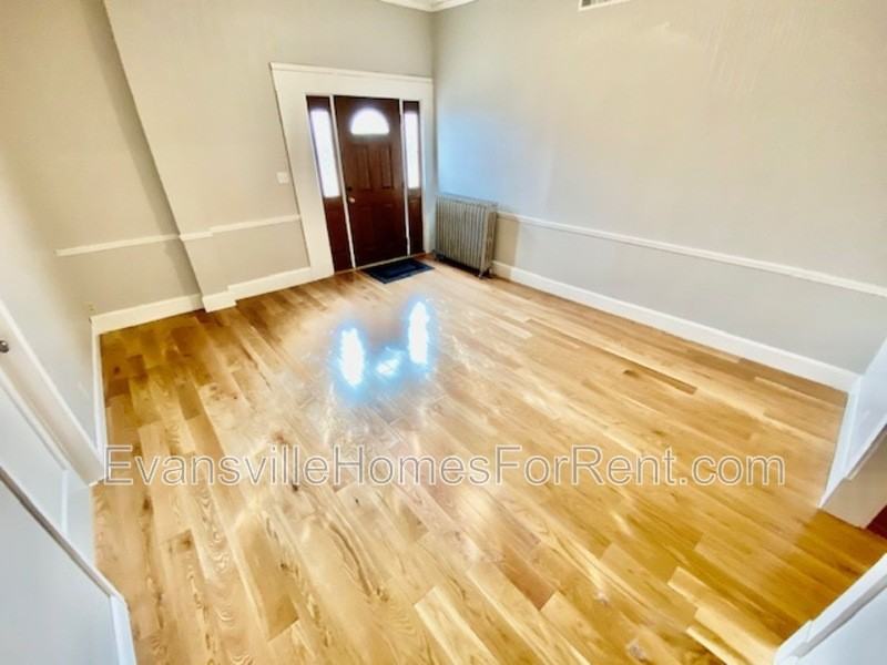 1204 N 1st Ave - Photo 2 of 11