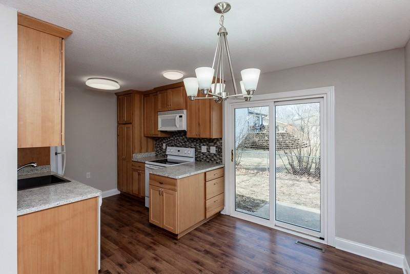 411 Opal Cir - Photo 3 of 16