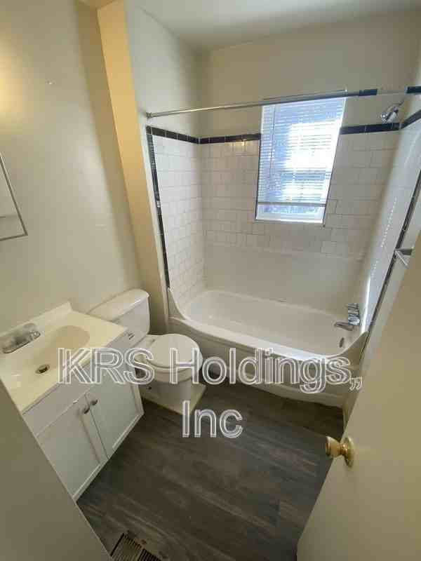 1801 Chicago Ave - Photo 6 of 14