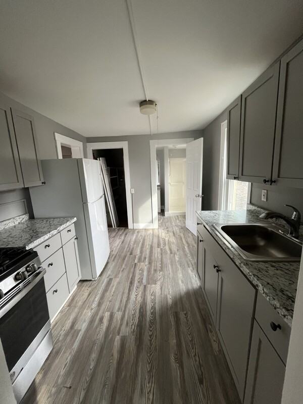 816 2nd St - Photo 7 of 9