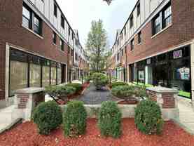 896 N Green St #B16 - Photo 1 of 1