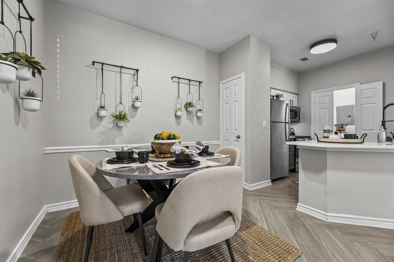 Station 3700 - Photo 6 of 50