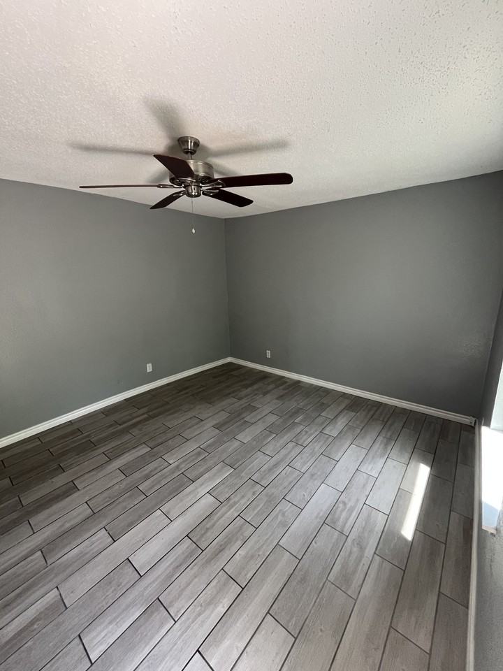 536 South 54th Street - Photo 4 of 18