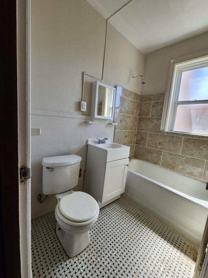 3604 Delor Street - Photo 5 of 36