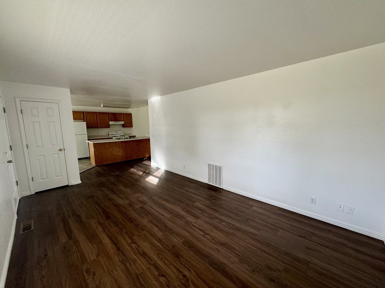 303/315 Spring Creek Parkway - Photo 3 of 21