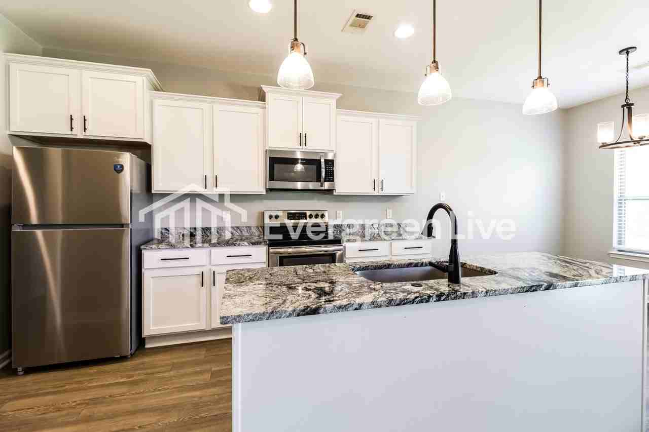 4568 Western Woods Dr - Photo 6 of 15
