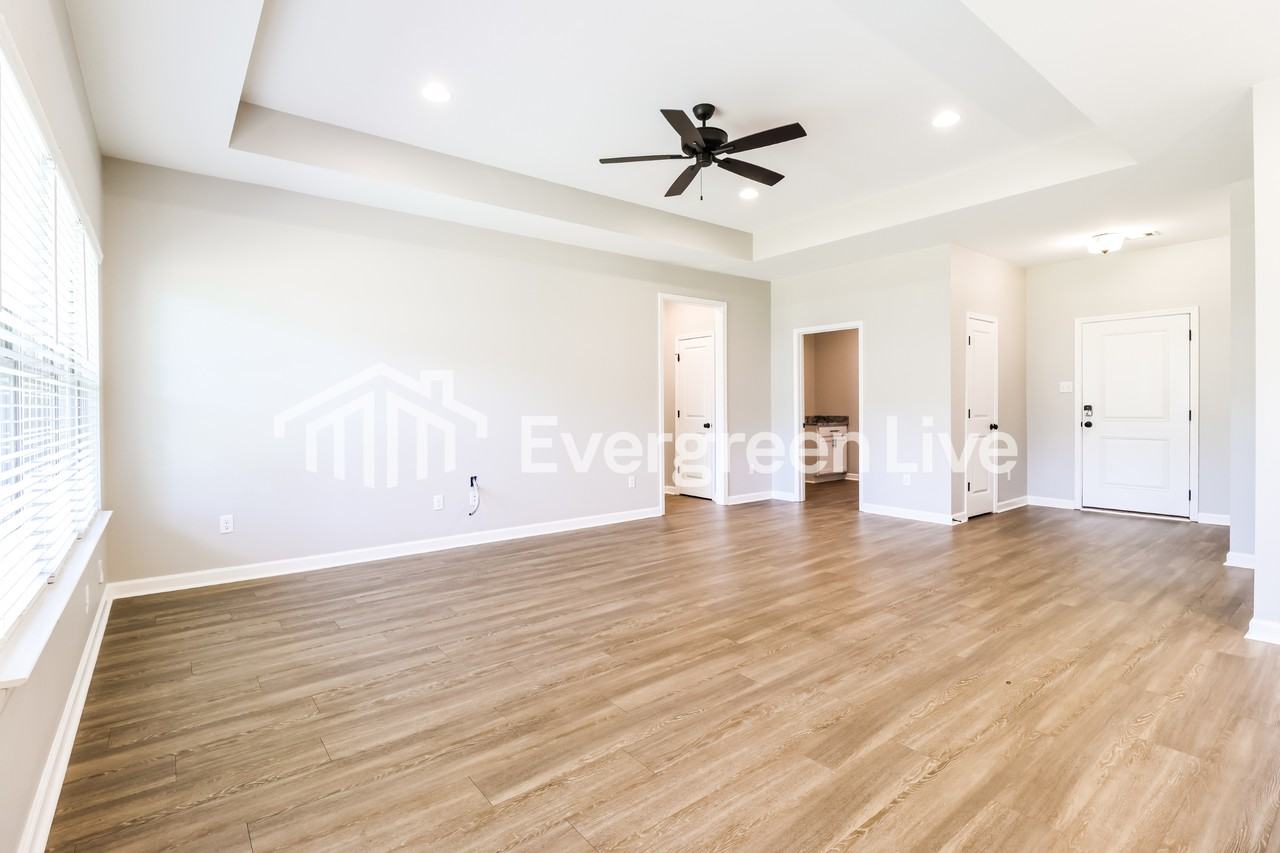 4568 Western Woods Dr - Photo 4 of 15
