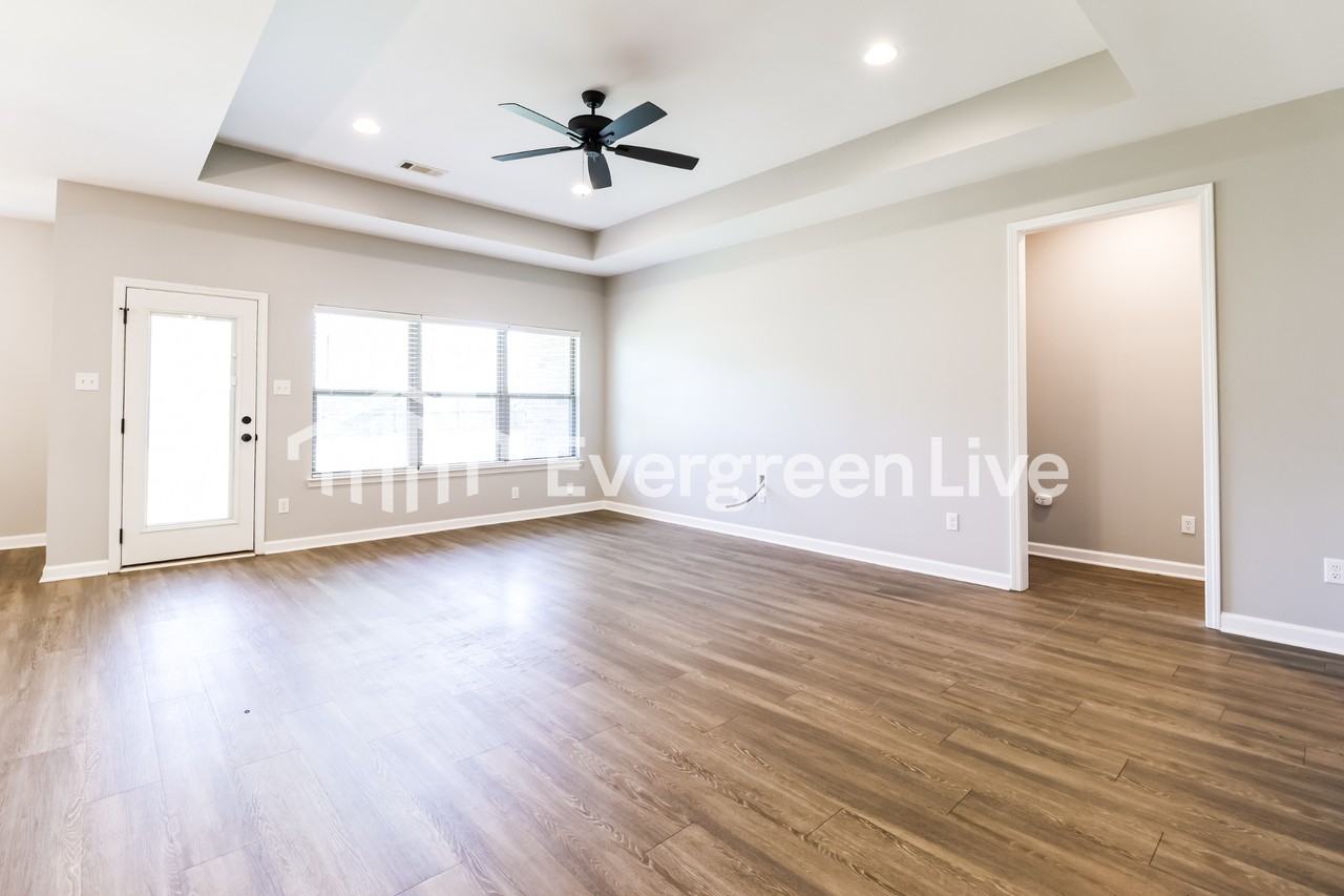 4568 Western Woods Dr - Photo 3 of 15