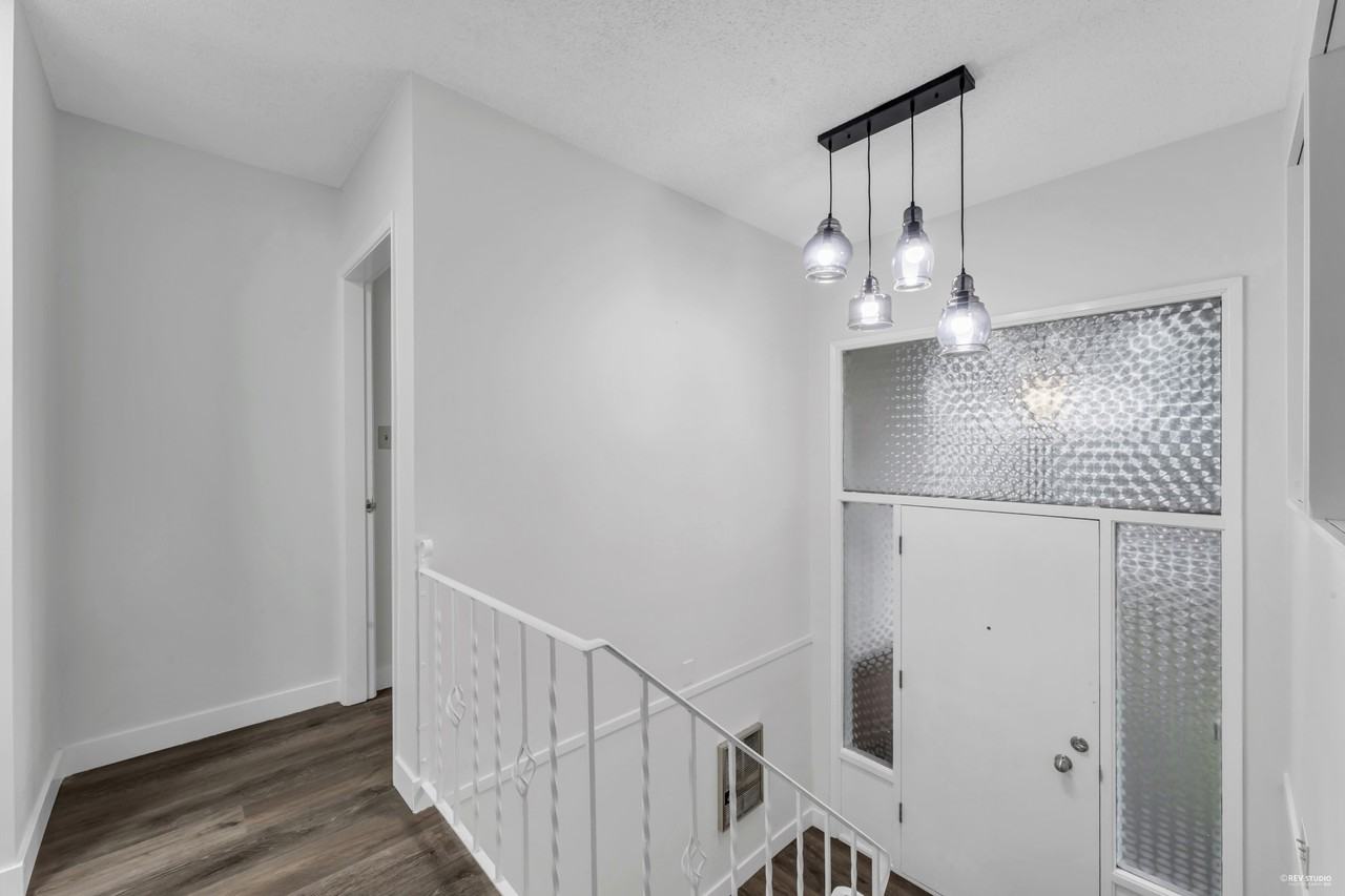 726 16th Street - Photo 3 of 41