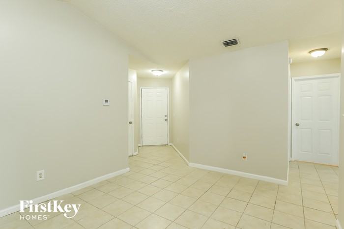 3021 Caroline Crest Dr E - Photo 2 of 15