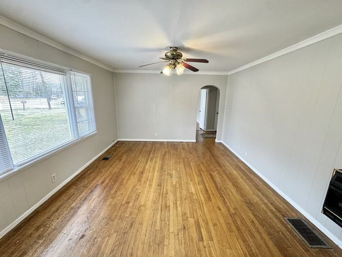 8761 Independent Rd - Photo 3 of 18