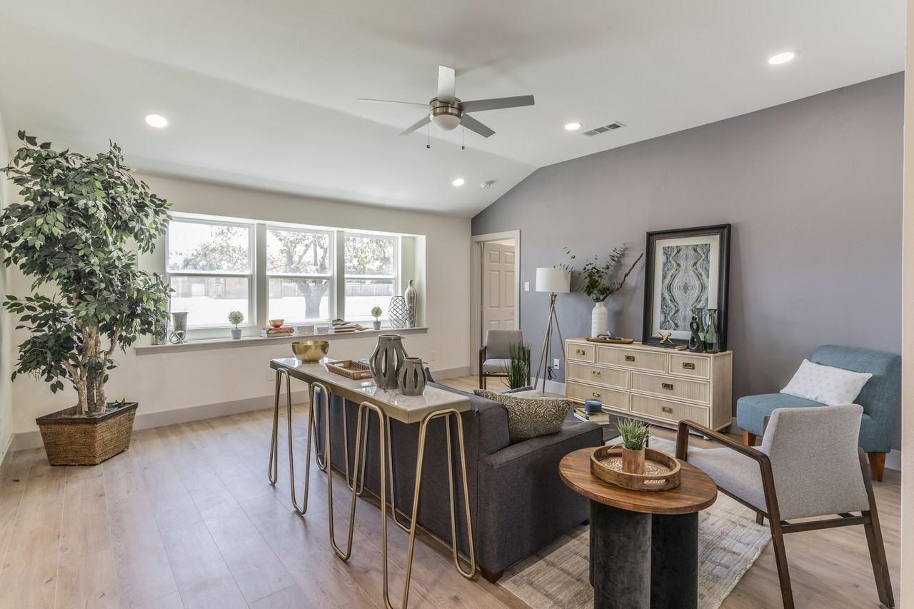 3131 Altman Drive - Photo 3 of 17