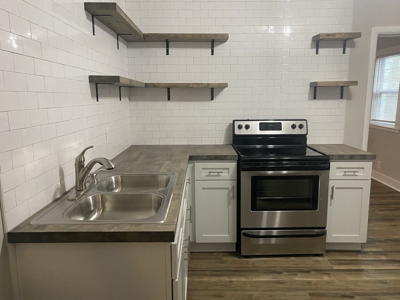 3130 Ridge Ave #3130 - Photo 2 of 12