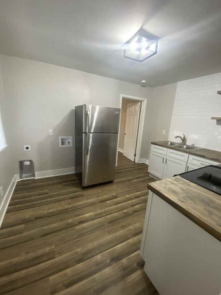 3130 Ridge Ave #3130 - Photo 4 of 12
