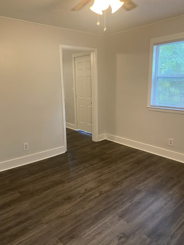 3128 Ridge Ave #NA - Photo 3 of 9