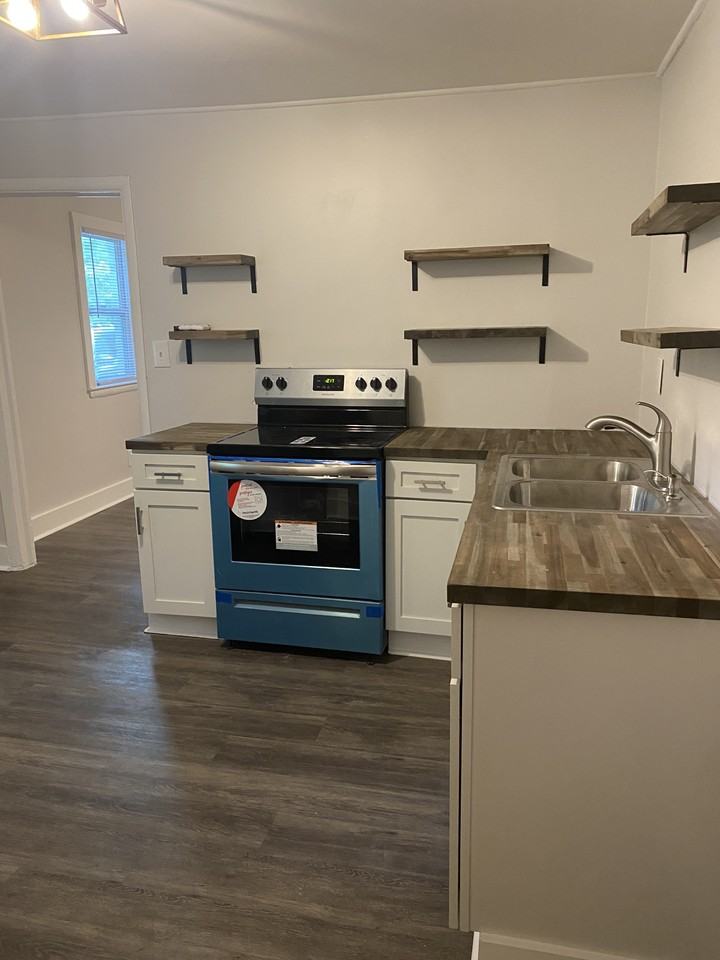 3128 Ridge Ave #NA - Photo 5 of 9