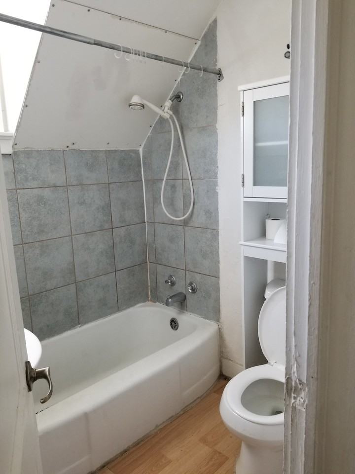 805 E 7th St #NA - Photo 4 of 31