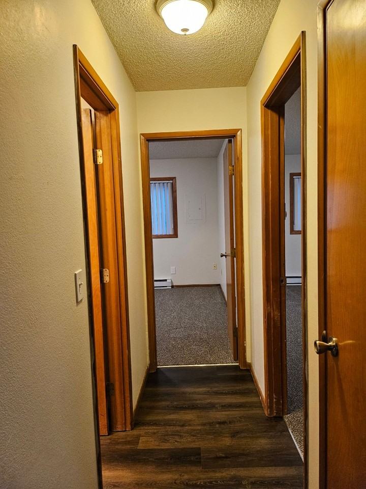 Welcome to Irvington Court Apartments - Photo 6 of 25