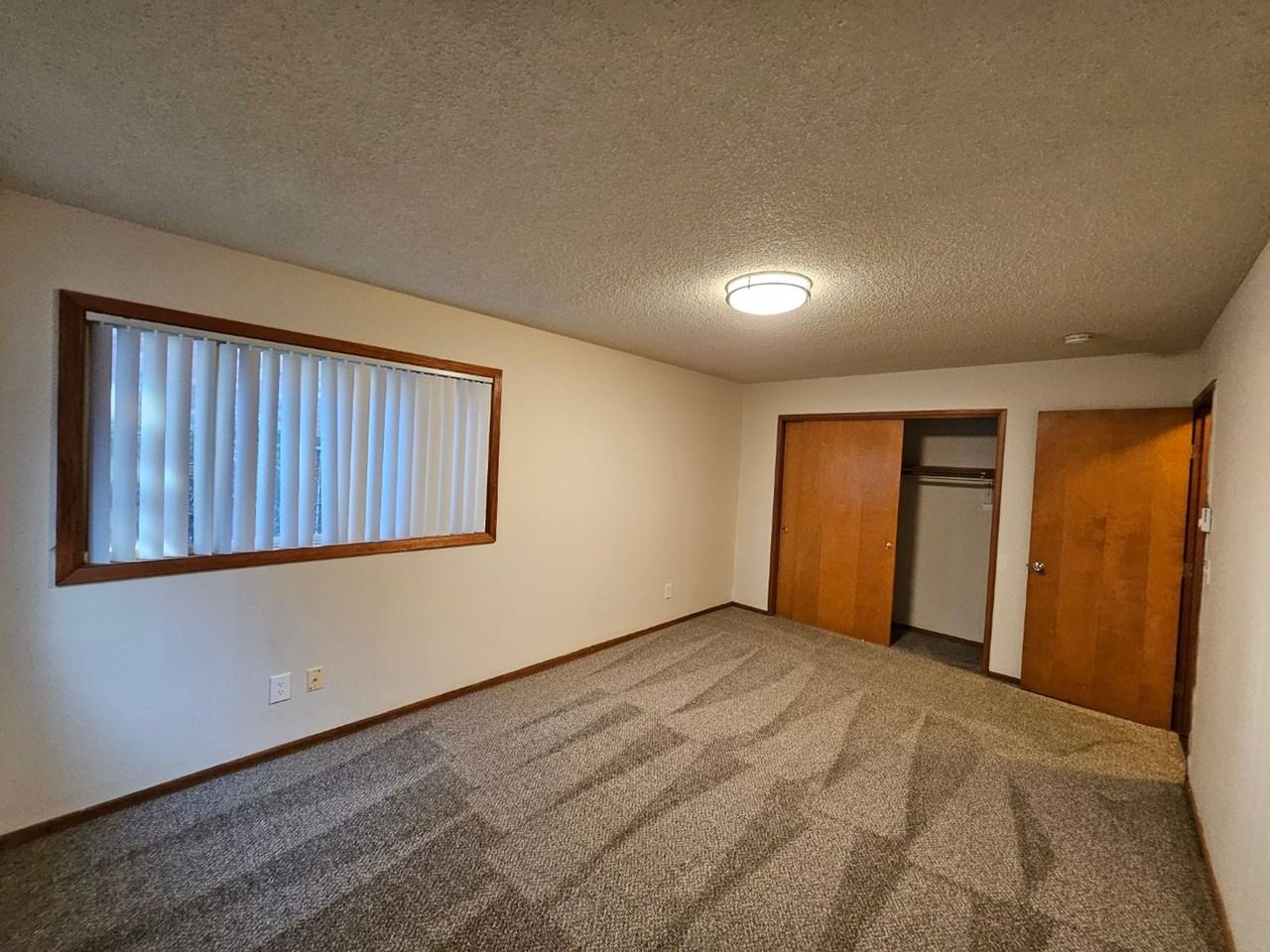 Welcome to Irvington Court Apartments - Photo 7 of 25