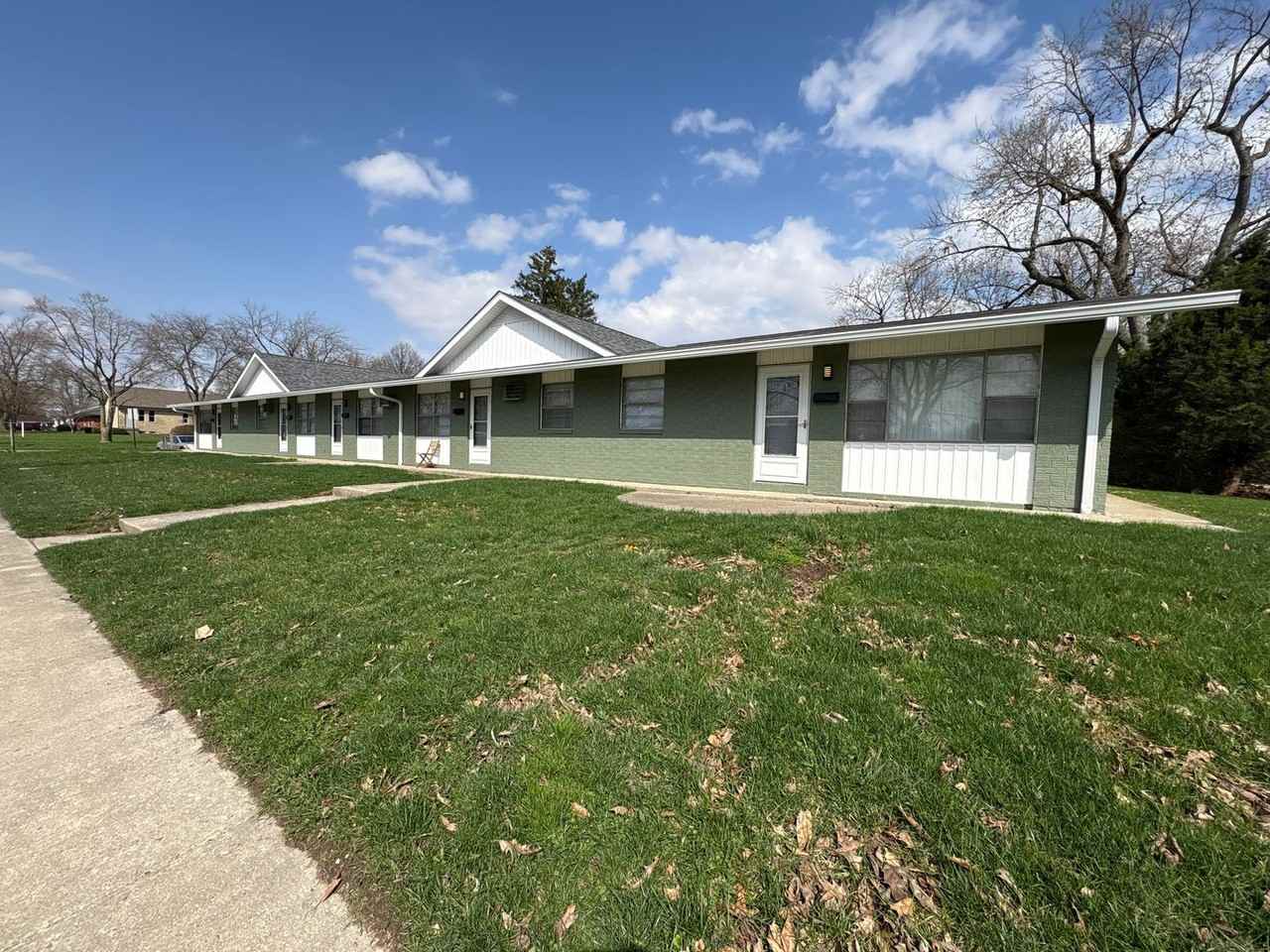 2310 N Oakwood Ave - Photo 6 of 8