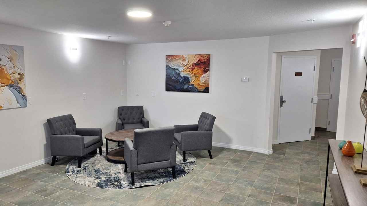 Parkside Suites - Photo 4 of 18