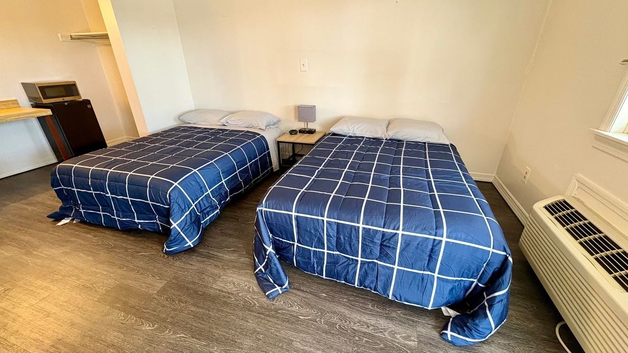 Mountain View Motel - Photo 2 of 20