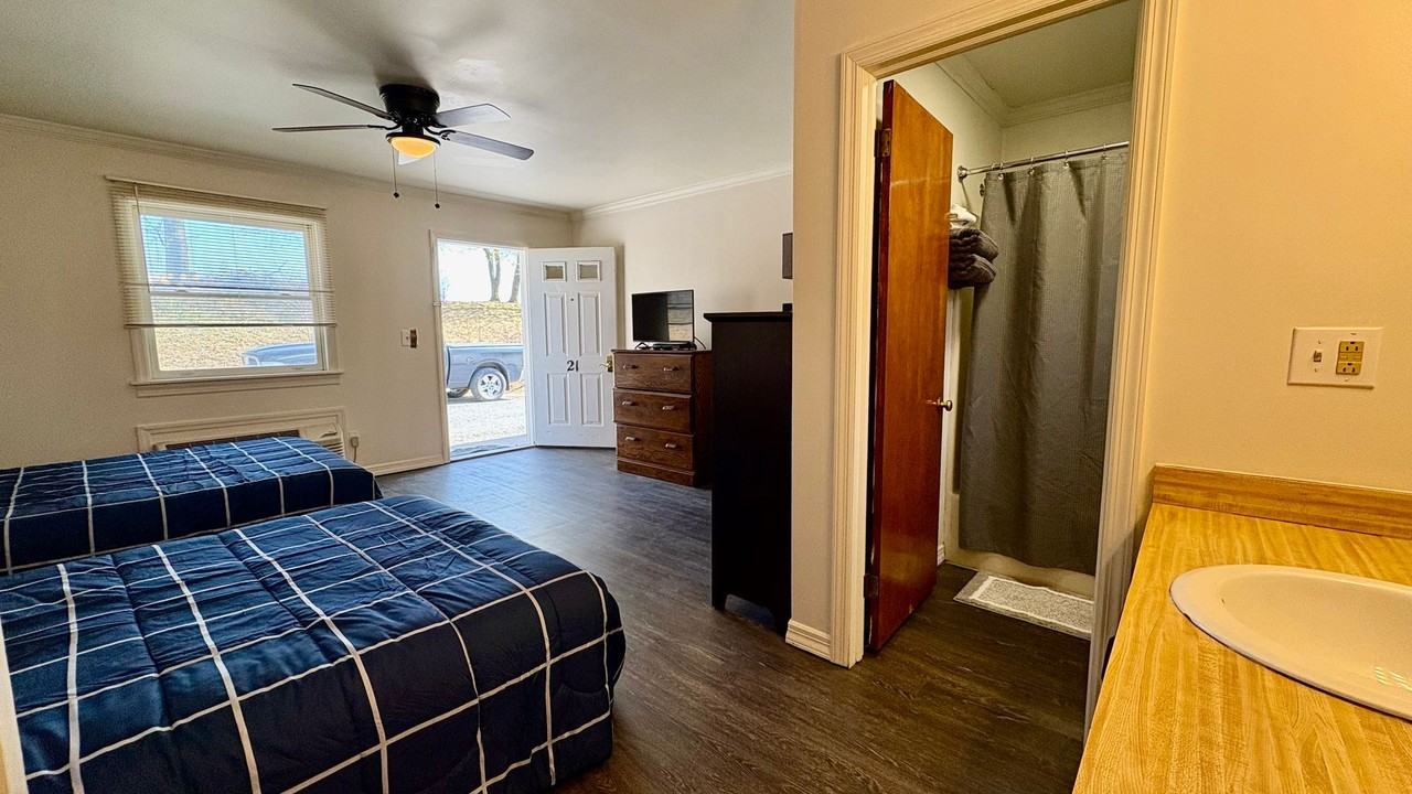 Mountain View Motel - Photo 7 of 20