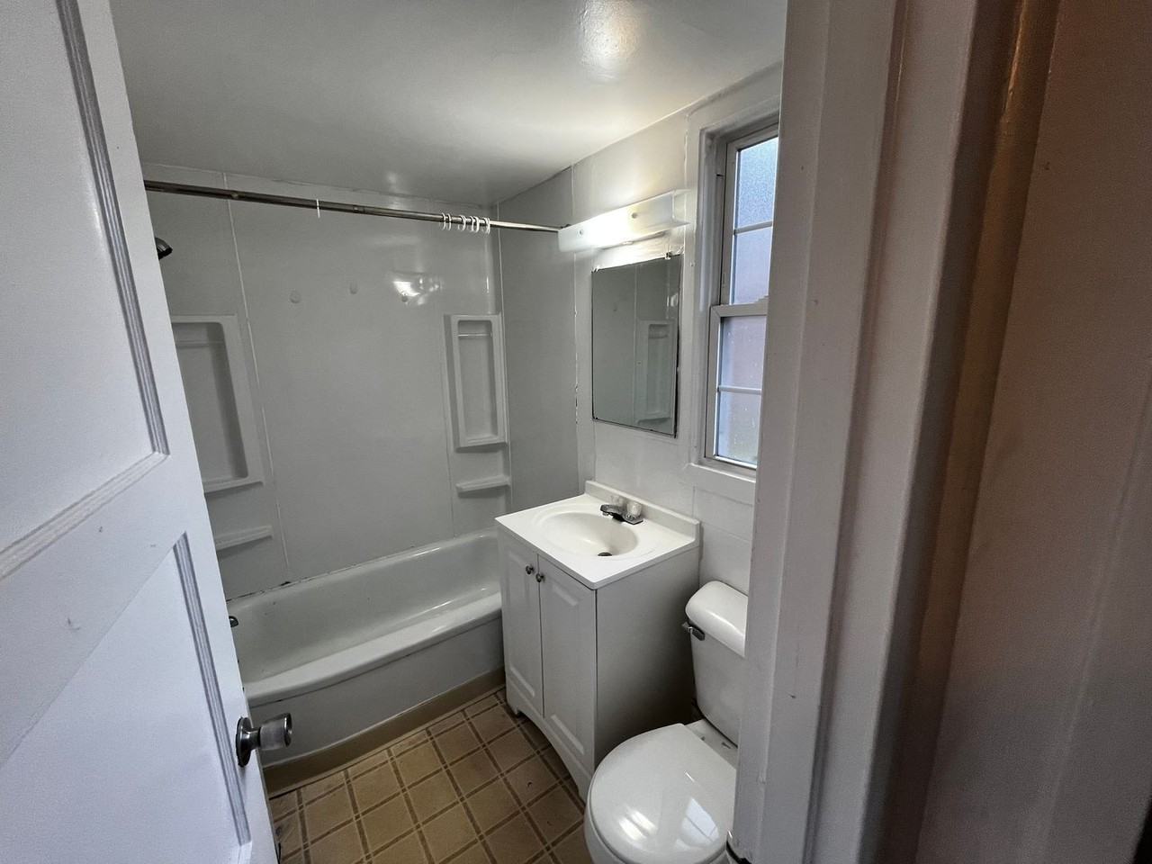 Chestnut Hills Apartments! - Photo 6 of 6