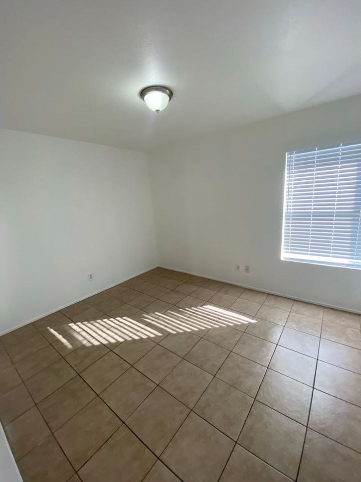 Vine Circle - Photo 5 of 6