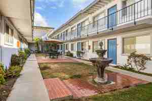 featured image of 248 S Hemlock St