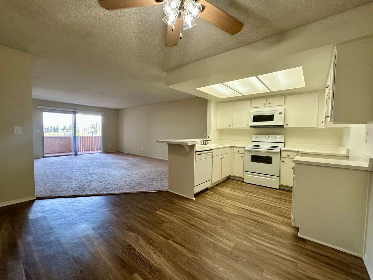 Magnolia 12411, LP - Photo 3 of 7