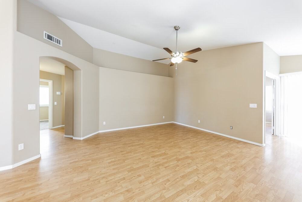 13122 W Wilshire Dr - Photo 3 of 16