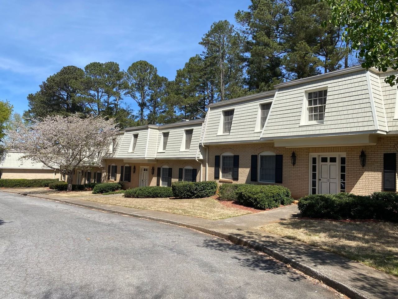 Georgetown Village Apartments - Photo 2 of 36