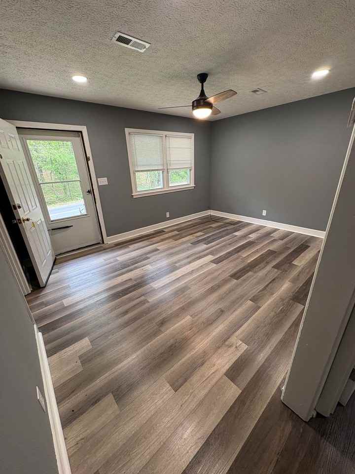 4335 Sussex St - Photo 3 of 7